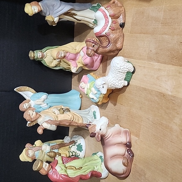 VTG 11-Piece Hand-Painted Porcelain Nativity Set, Baby Jesus Christmas Religious - Picture 2 of 12